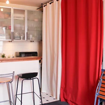 20 M Cocoon In The Heart Of The Marais * Parijs